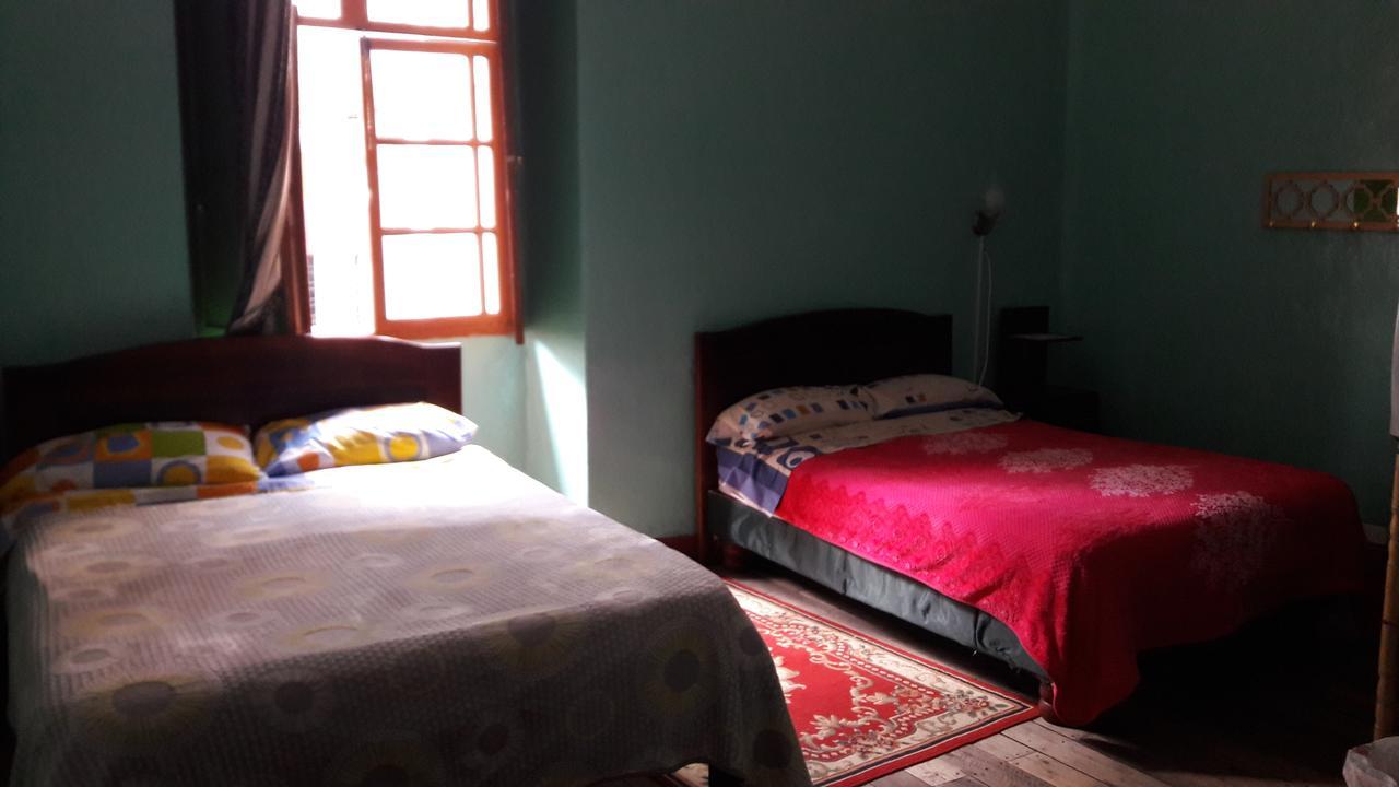 Hostal La Chorrera Quito Exterior photo