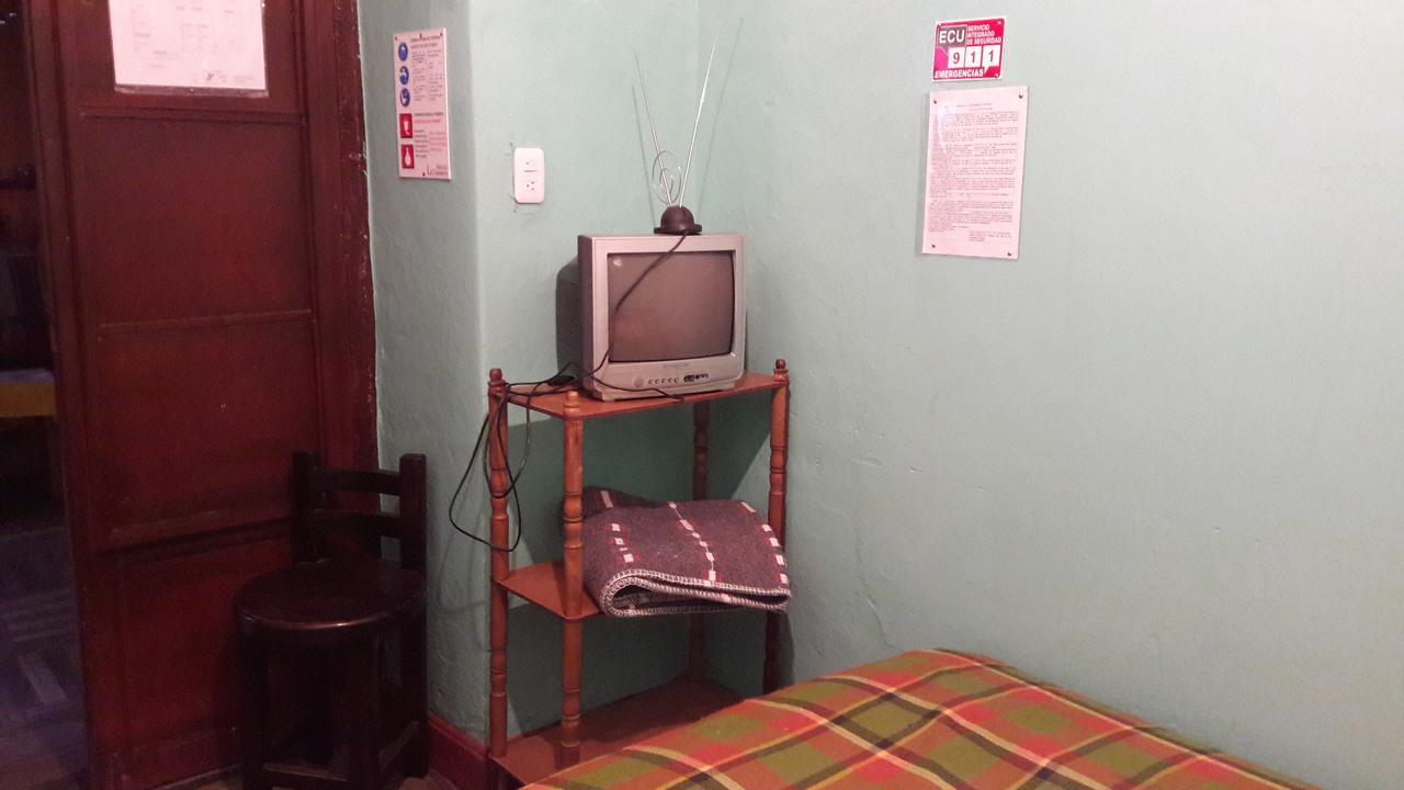 Hostal La Chorrera Quito Exterior photo